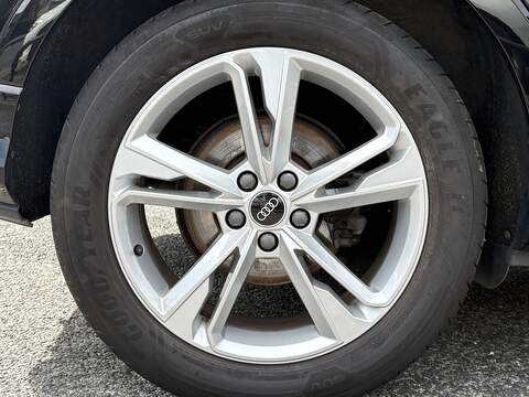 Audi Q3 TFSI CoD S line - U710
