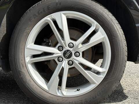 Audi Q3 TFSI CoD S line - U710
