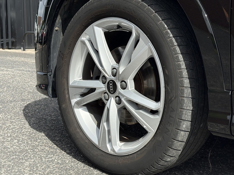 Audi Q3 TFSI CoD S line - U710