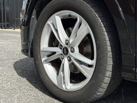 Audi Q3 TFSI CoD S line - U710