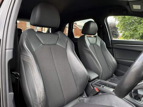Audi Q3 TFSI CoD S line - U710