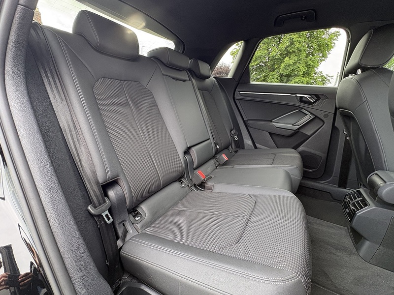 Audi Q3 TFSI CoD S line - U710
