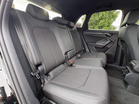 Audi Q3 TFSI CoD S line - U710