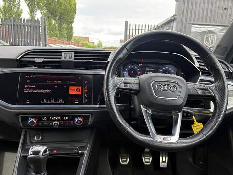 Audi Q3 TFSI CoD S line - U710
