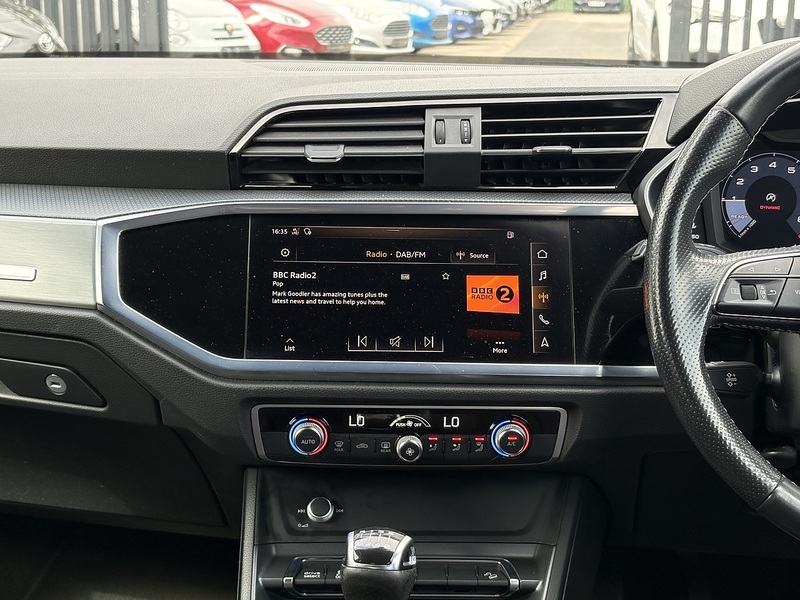 Audi Q3 TFSI CoD S line - U710