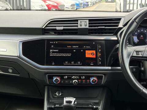 Audi Q3 TFSI CoD S line - U710