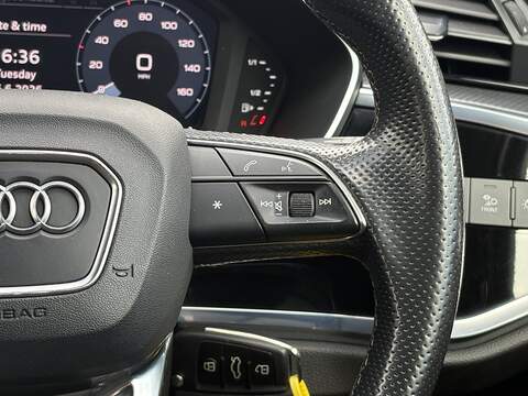Audi Q3 TFSI CoD S line - U710