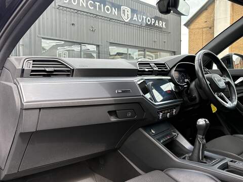 Audi Q3 TFSI CoD S line - U710