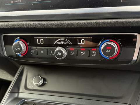 Audi Q3 TFSI CoD S line - U710