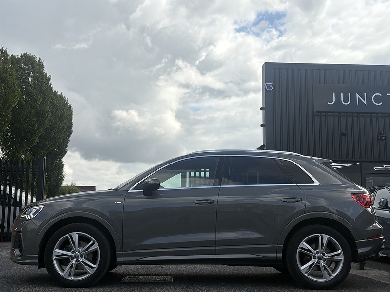 Audi Q3 TFSI CoD S line - U712