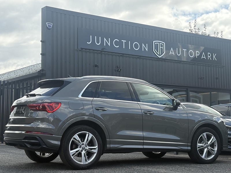 Audi Q3 TFSI CoD S line - U712