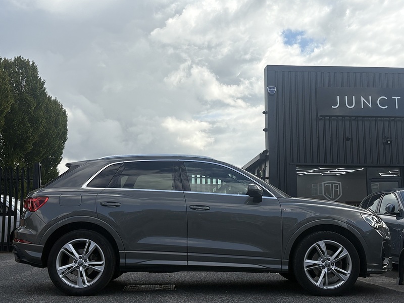 Audi Q3 TFSI CoD S line - U712