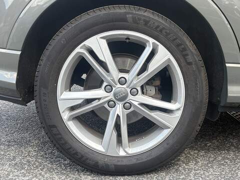 Audi Q3 TFSI CoD S line - U712