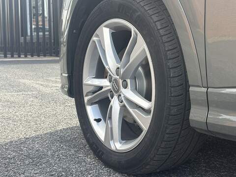 Audi Q3 TFSI CoD S line - U712