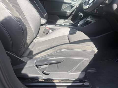 Audi Q3 TFSI CoD S line - U712