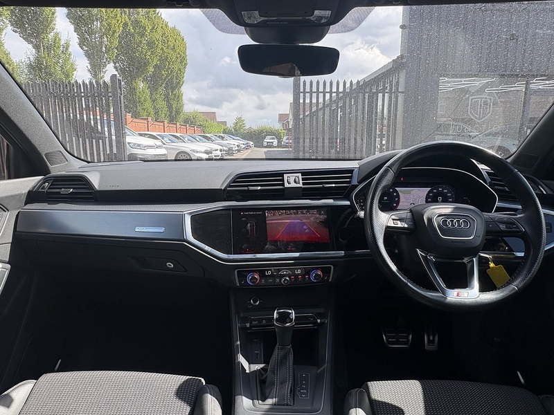 Audi Q3 TFSI CoD S line - U712