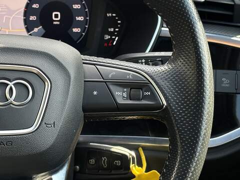 Audi Q3 TFSI CoD S line - U712