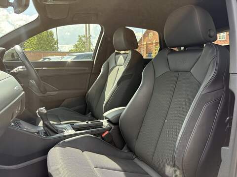 Audi Q3 TFSI CoD S line - U712