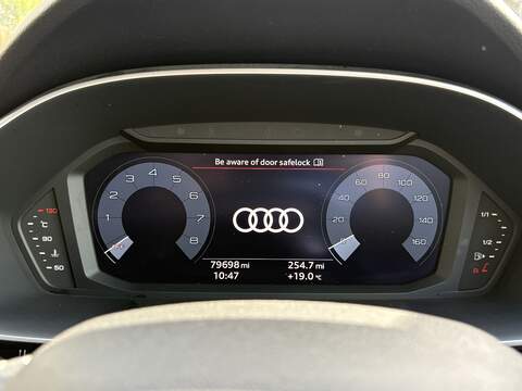 Audi Q3 TFSI CoD S line - U712