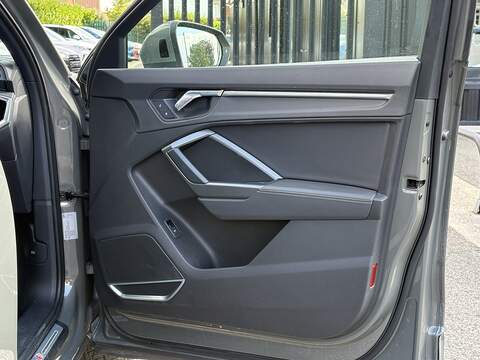 Audi Q3 TFSI CoD S line - U712
