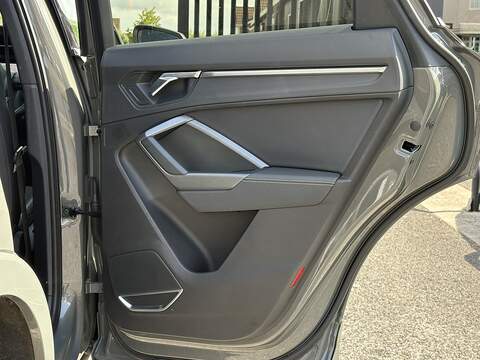 Audi Q3 TFSI CoD S line - U712