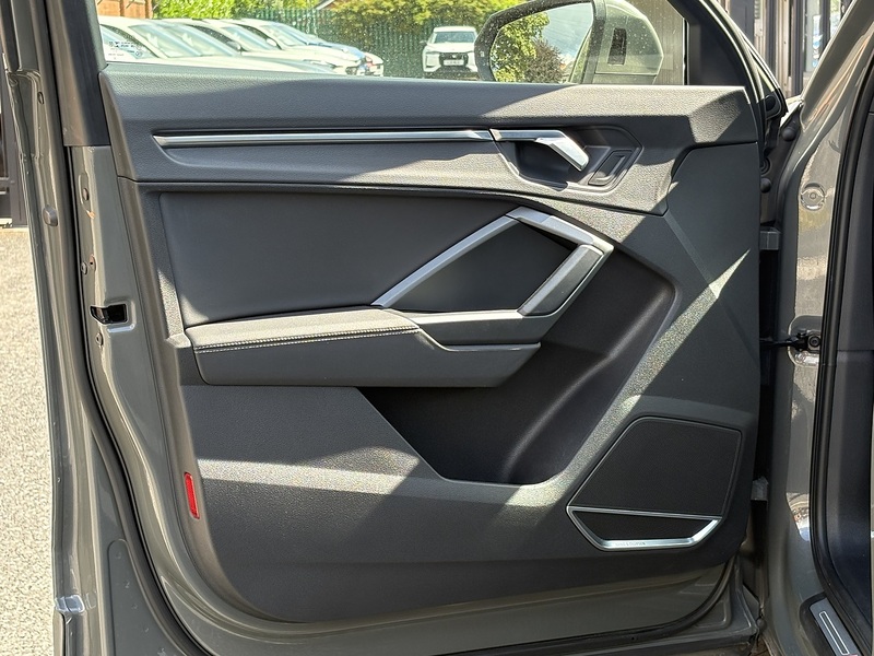 Audi Q3 TFSI CoD S line - U712