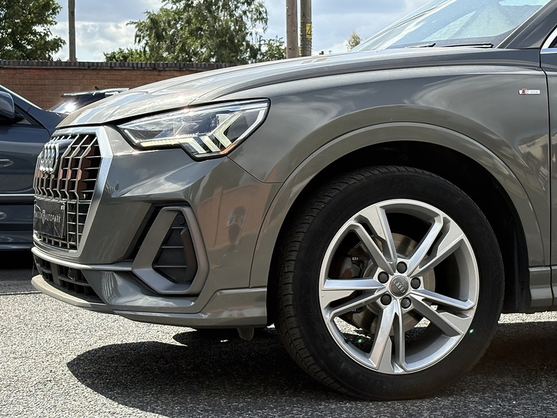 Audi Q3 TFSI CoD S line - U712