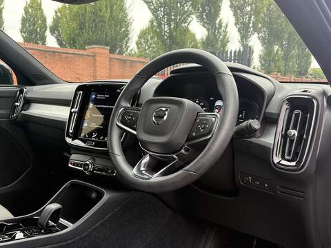Volvo XC40 h T4 Plus - U727