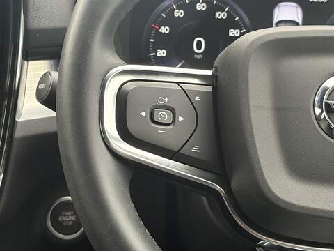 Volvo XC40 h T4 Plus - U727