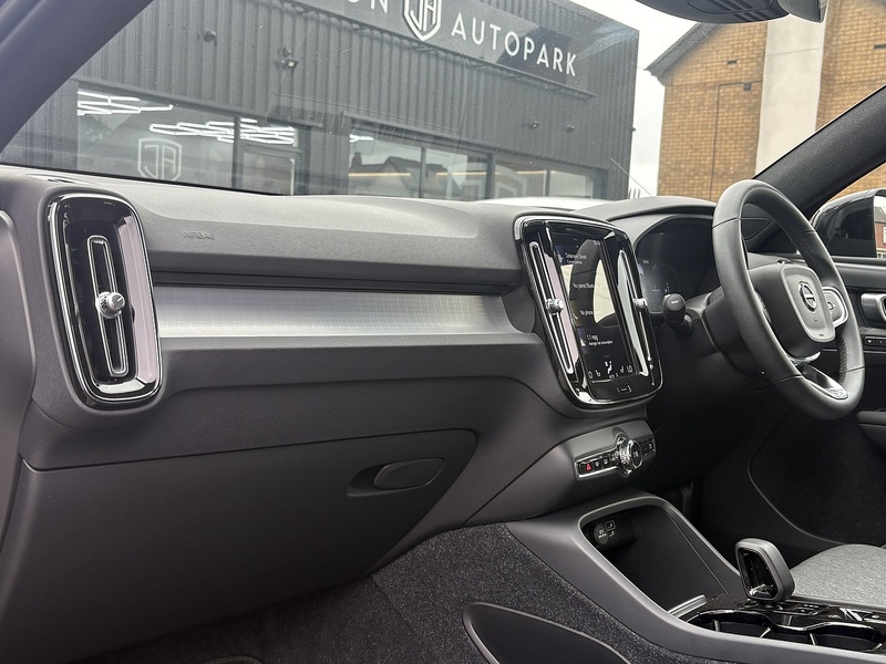 Volvo XC40 h T4 Plus - U727