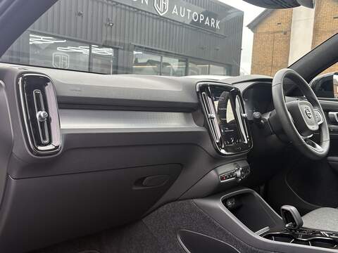 Volvo XC40 h T4 Plus - U727