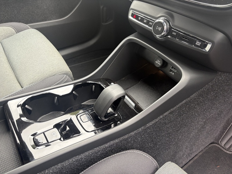 Volvo XC40 h T4 Plus - U727