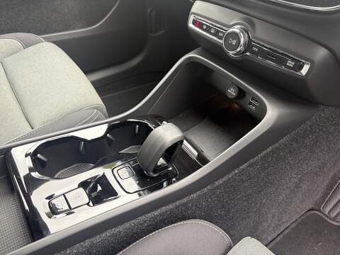 Volvo XC40 h T4 Plus - U727