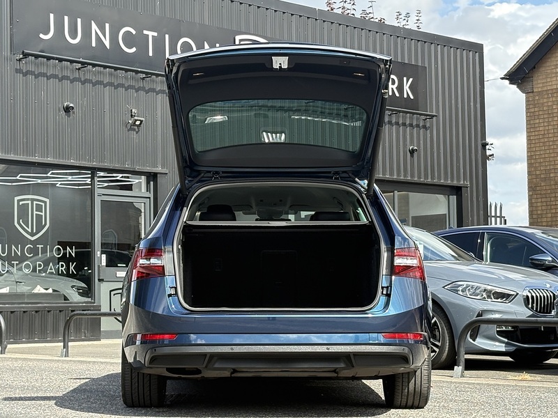 Skoda Superb TDI Laurin & Klement - U740