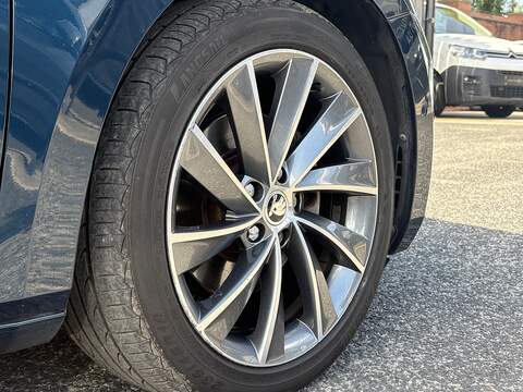 Skoda Superb TDI Laurin & Klement - U740