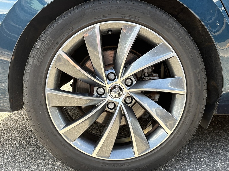 Skoda Superb TDI Laurin & Klement - U740