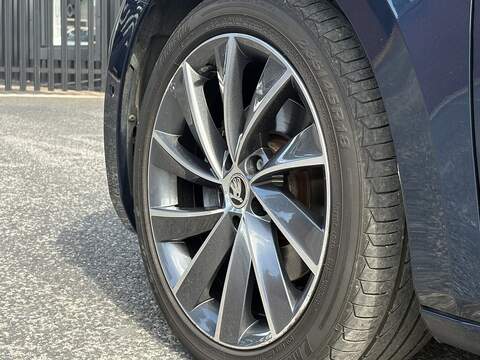 Skoda Superb TDI Laurin & Klement - U740