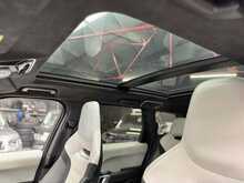Land Rover Range Rover Sport P575 V8 SVR 