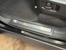 Land Rover Discovery SD V6 HSE 