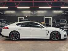 Porsche Panamera V8 GTS 