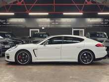 Porsche Panamera V8 GTS 