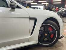 Porsche Panamera V8 GTS 
