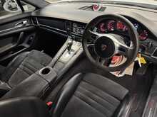 Porsche Panamera V8 GTS 