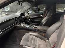 Porsche Panamera V8 GTS 
