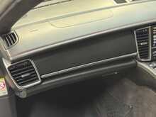 Porsche Panamera V8 GTS 