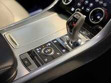 Land Rover Range Rover Sport P575 V8 SVR 