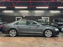 Audi S8 TFSI V8 