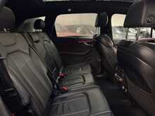 Audi Q7 TDI V6 Black Edition 