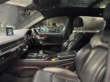 Audi Q7 TDI V6 Black Edition 