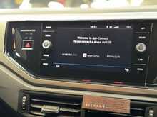 Volkswagen Polo TSI SE 